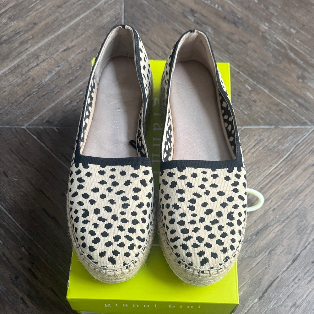 Gianni Bini Beige and Black Dotted Espadrille Flats - 8.5